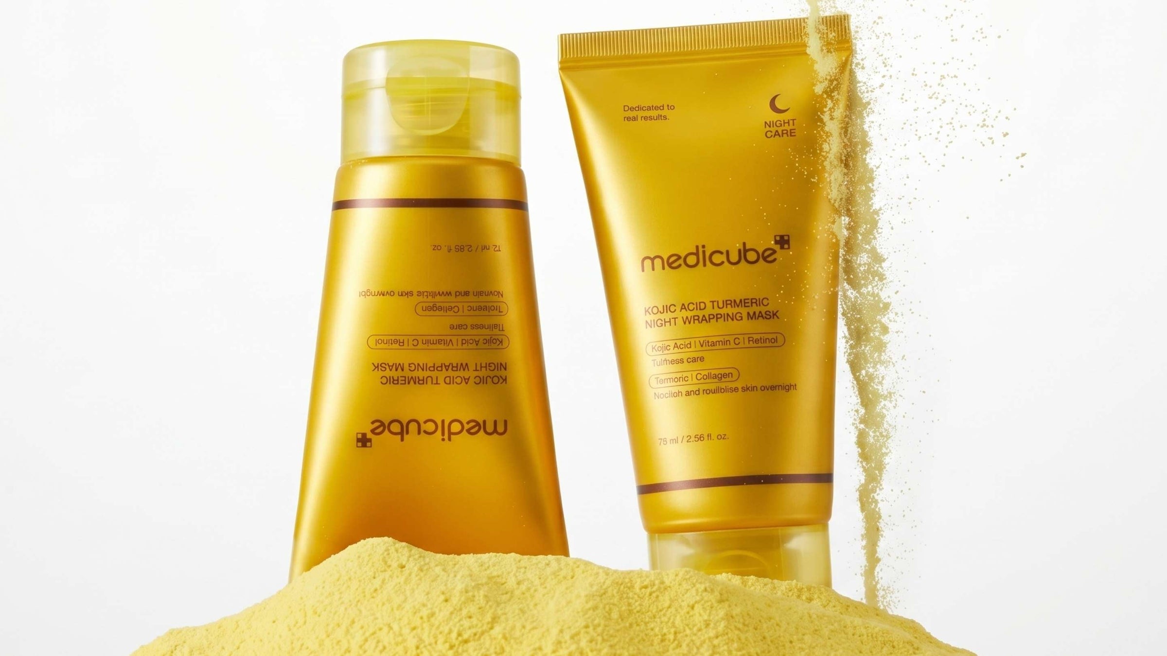 En tub av PURITO Dermide Cica Barrier Sleeping Pack ligger på en neutral bakgrund med gröna monstera-blad och en swatch av produkten.