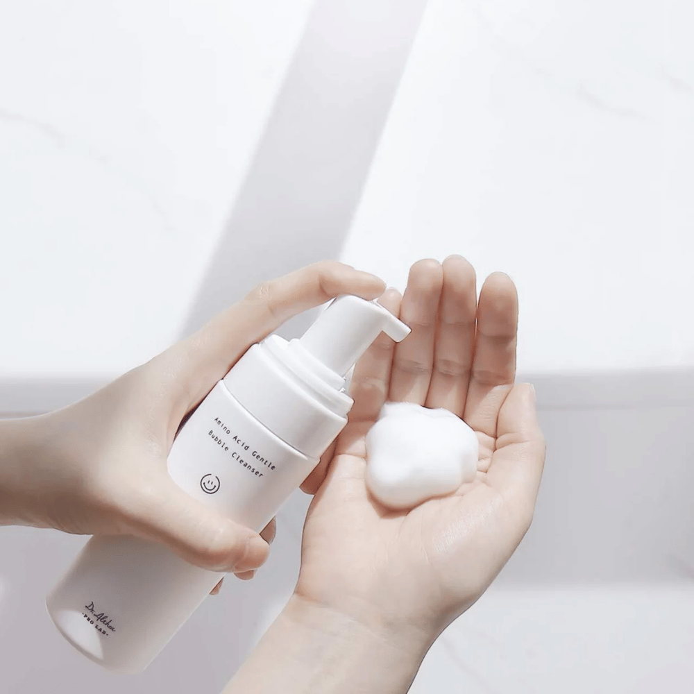 Dr. Althea Amino Acid Gentle Bubble Cleanser on hellävarainen vaahtoava puhdistusvaahto aminohapoilla, joka puhdistaa tehokkaasti kuivattamatta ihoa. Täydellinen herkälle iholle.