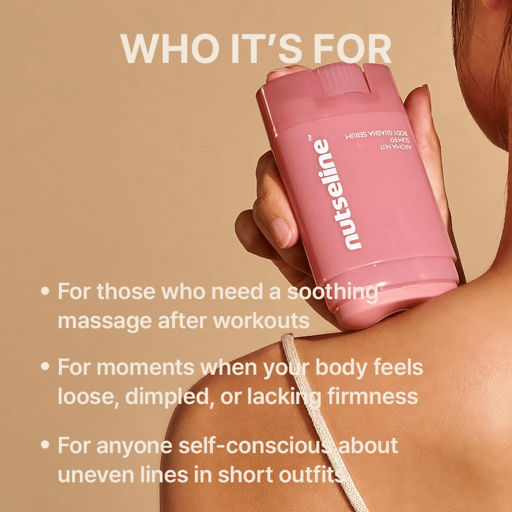 Malli pitää Nuseline Aroma Nut Slim Fit Body Guasha Seerumi -tuotetta olkapäätä vasten yhdessä tiedon kanssa siitä, millaisille käyttäjille ja tarpeisiin tuote sopii.