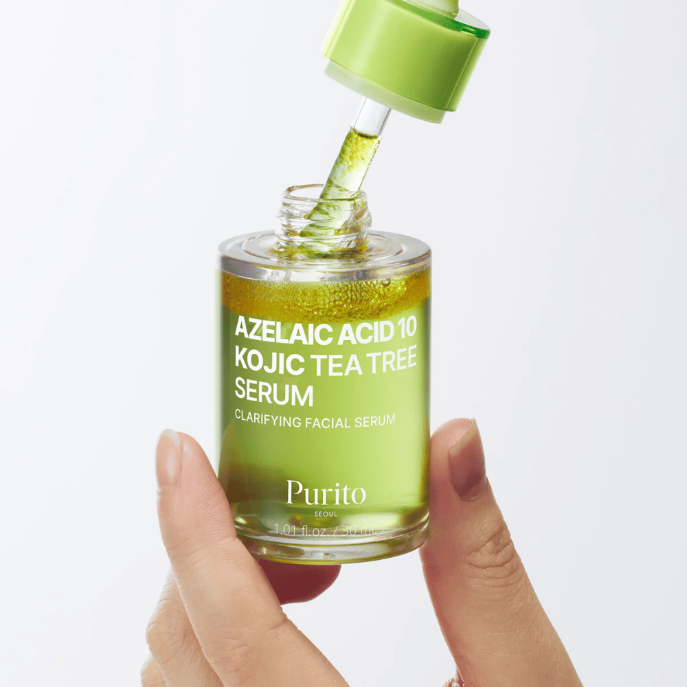 Purito Azelaic Acid 10 Kojic Tea Tree Serum – kevyt seerumi pipetillä. Sisältää atselaiinihappoa, kojic acidia ja tea tree kirkkaamman ihon saamiseksi.