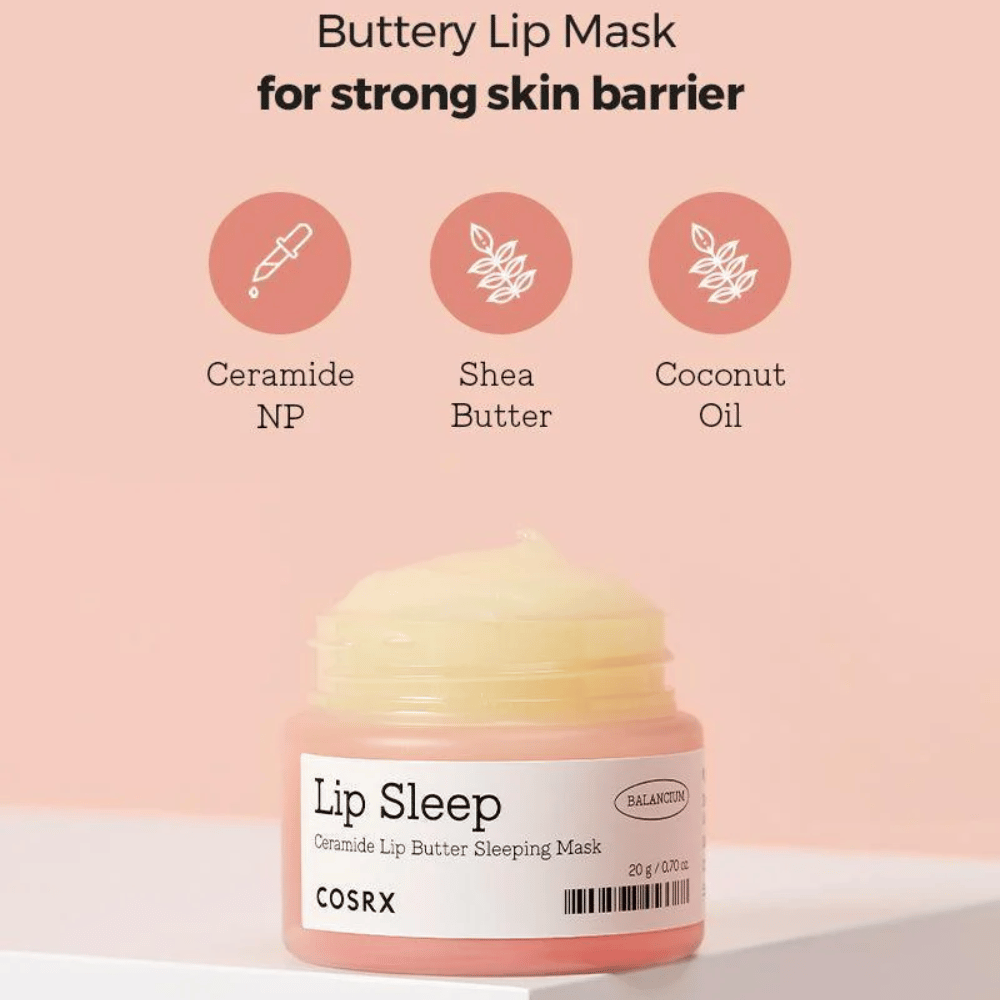 COSRX Lip Sleep med text om ingredienser: ceramide NP, sheasmör och kokosolja – en smörig nattmask som stärker läpparnas skyddsbarriär.