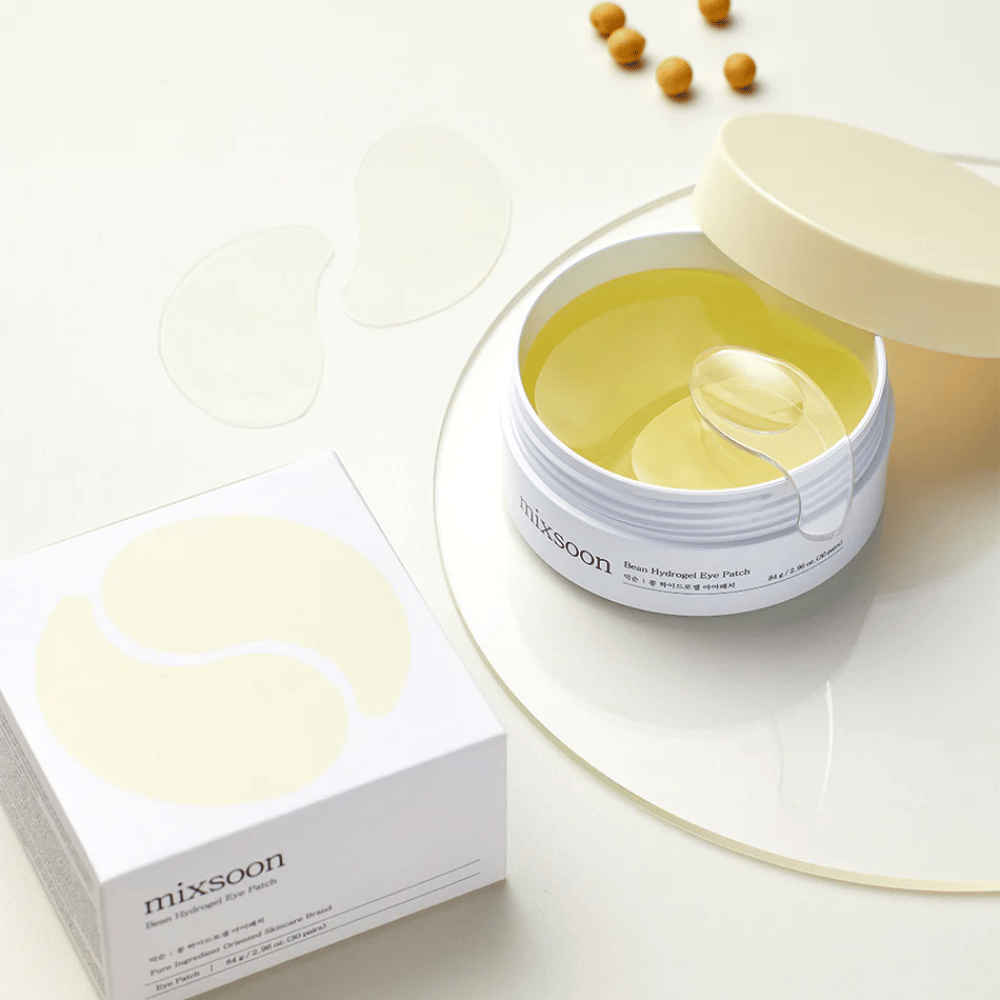 Mixsoon Bean Hydrogel Eye Patch – Intenssiivisesti kosteuttavat silmänaamiot pirteämmälle ilmeelle.

🌱 Fermentoitu papuuute – Syvästi ravitseva ja kosteuttava.
💧 Hydrogeeliteknologia – Viilentävä ja täydellinen istuvuus.
✨ Kirkastaa & vähentää turvotusta – Torjuu tummia silmänalusia ja väsymyksen merkkejä.

Täydellinen raikkaalle ja levänneelle iholle!