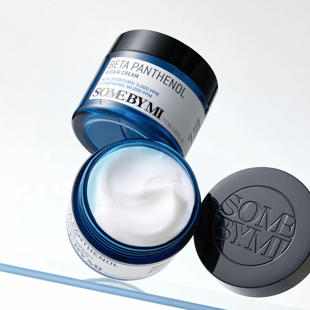Avoin purkki SOME BY MI Beta Panthenol Repair Cream – rikas, pehmeä koostumus ihon korjaamiseen ja kosteustasapainoon.