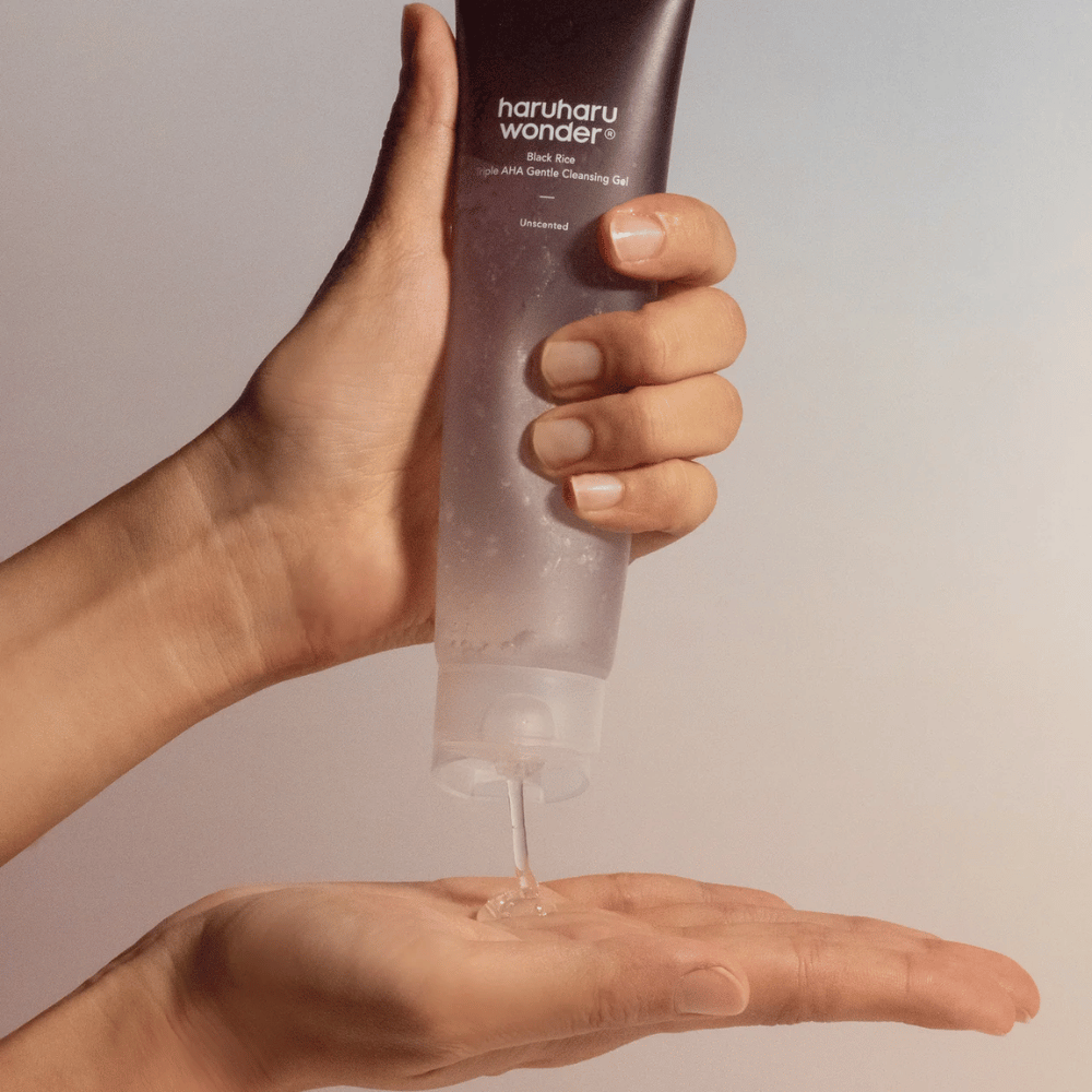 Haruharu Wonder Black Rice Triple AHA Gentle Cleansing Gel – mieto kuoriva geelimäinen kasvojenpuhdistusaine