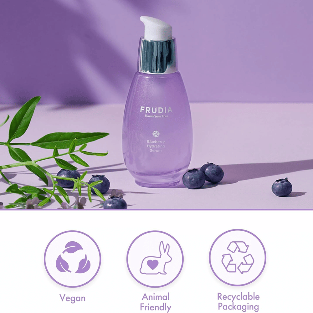FRUDIA Blueberry Hydrating Serum mustikkauutteella, vegaaninen kaava, cruelty-free ja kierrätettävä pakkaus, kehitetty kosteutukseen ja hehkuun.