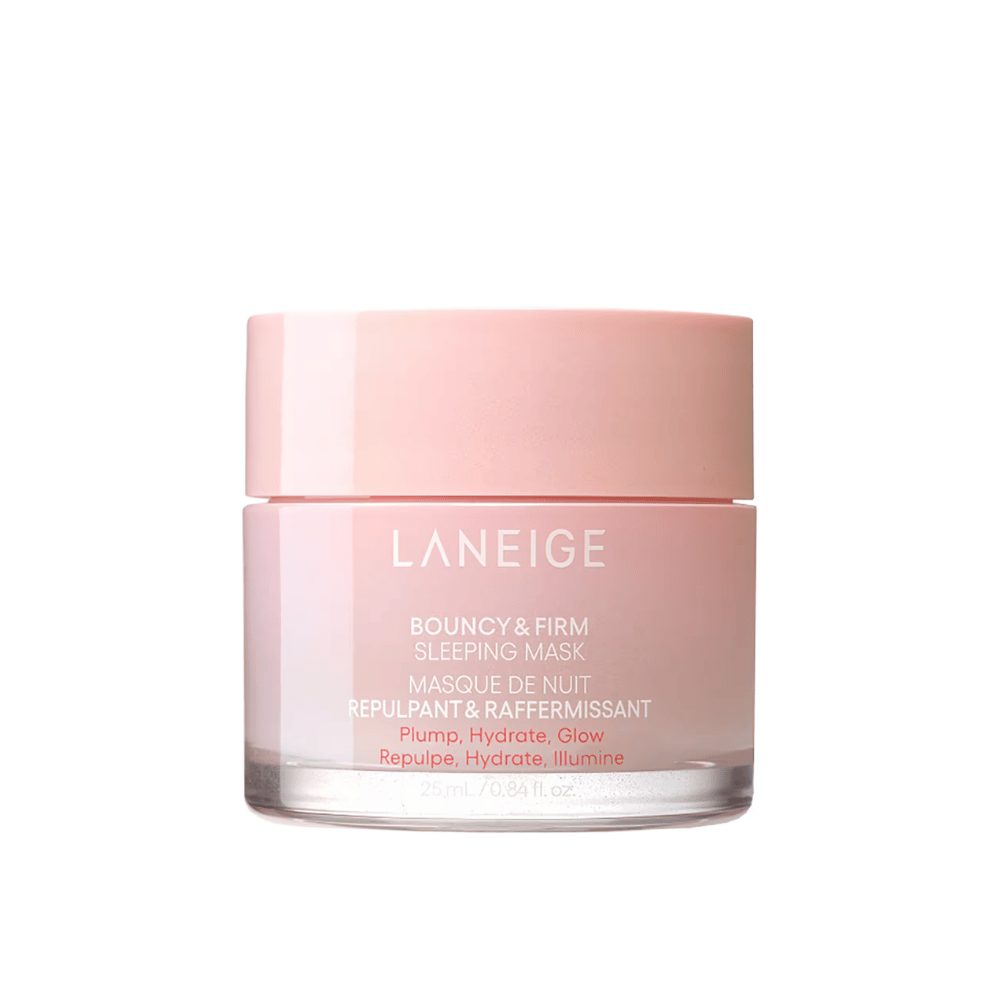 Laneige Bouncy & Firm Sleeping Mask vaaleanpunaisessa lasipurkissa, jossa on yhteensopiva kansi. Tuote, joka sisältää 25 ml, on suunniteltu antamaan täyteläisyyttä, kosteutusta ja hehkua yön aikana. Purkin teksti sisältää "Täyteläisyys, Kosteutus, Hehku."