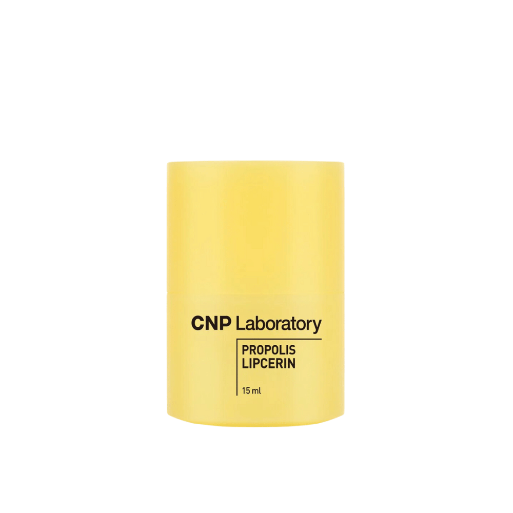 Keltainen tuubi CNP Laboratory Propolis Lipcerin yksinkertaisella, puhtaalla muotoilulla. Tuote sisältää 15 ml ja on suunniteltu tarjoamaan intensiivistä kosteutusta ja hoitoa huulille.