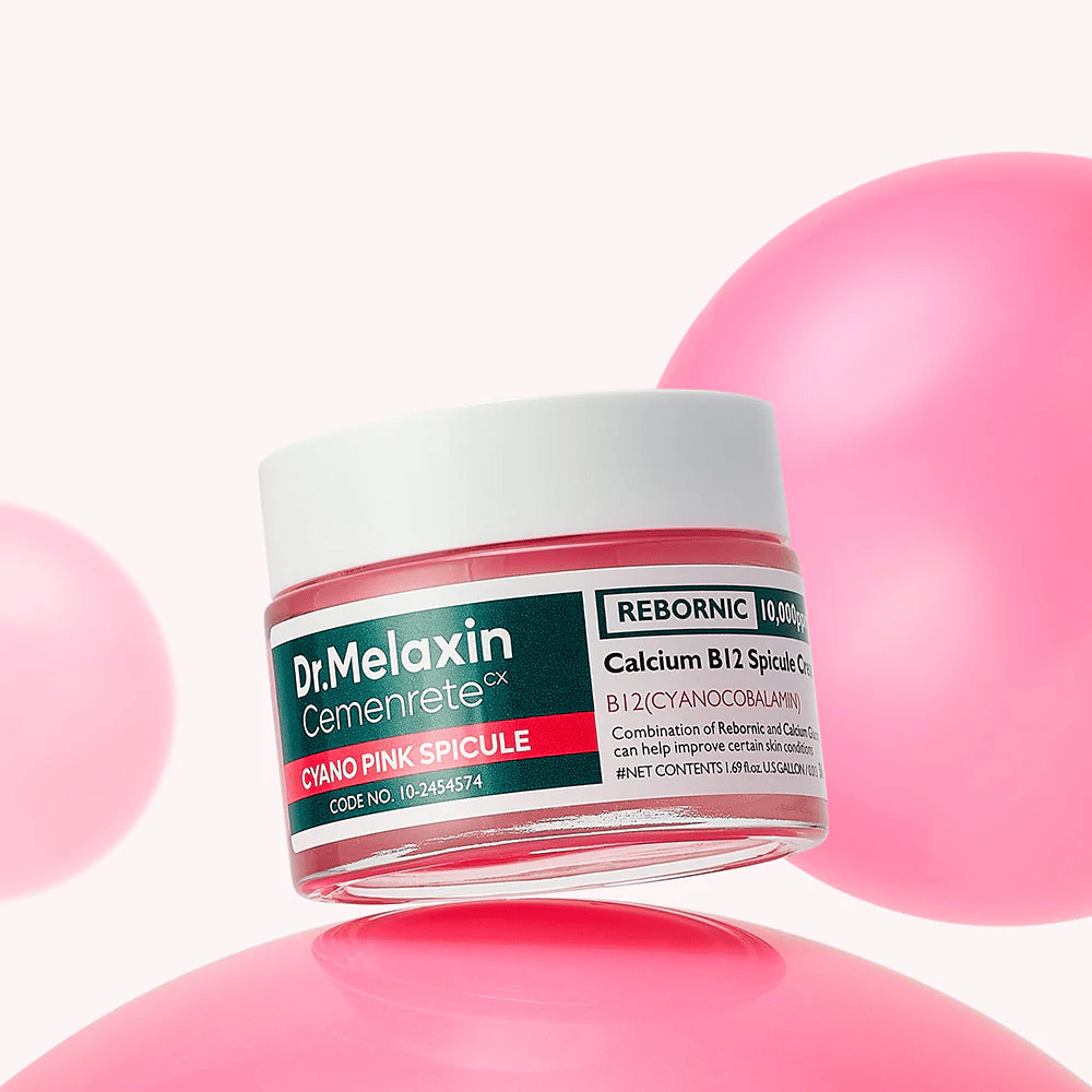 Dr. Melaxin Cemenrete Cyano Pink Spicule Cream syanokobalamiinin ja spikulejen kanssa, jotka auttavat ihoa uudistumaan ja saamaan tasaisemman ihonsävyn.