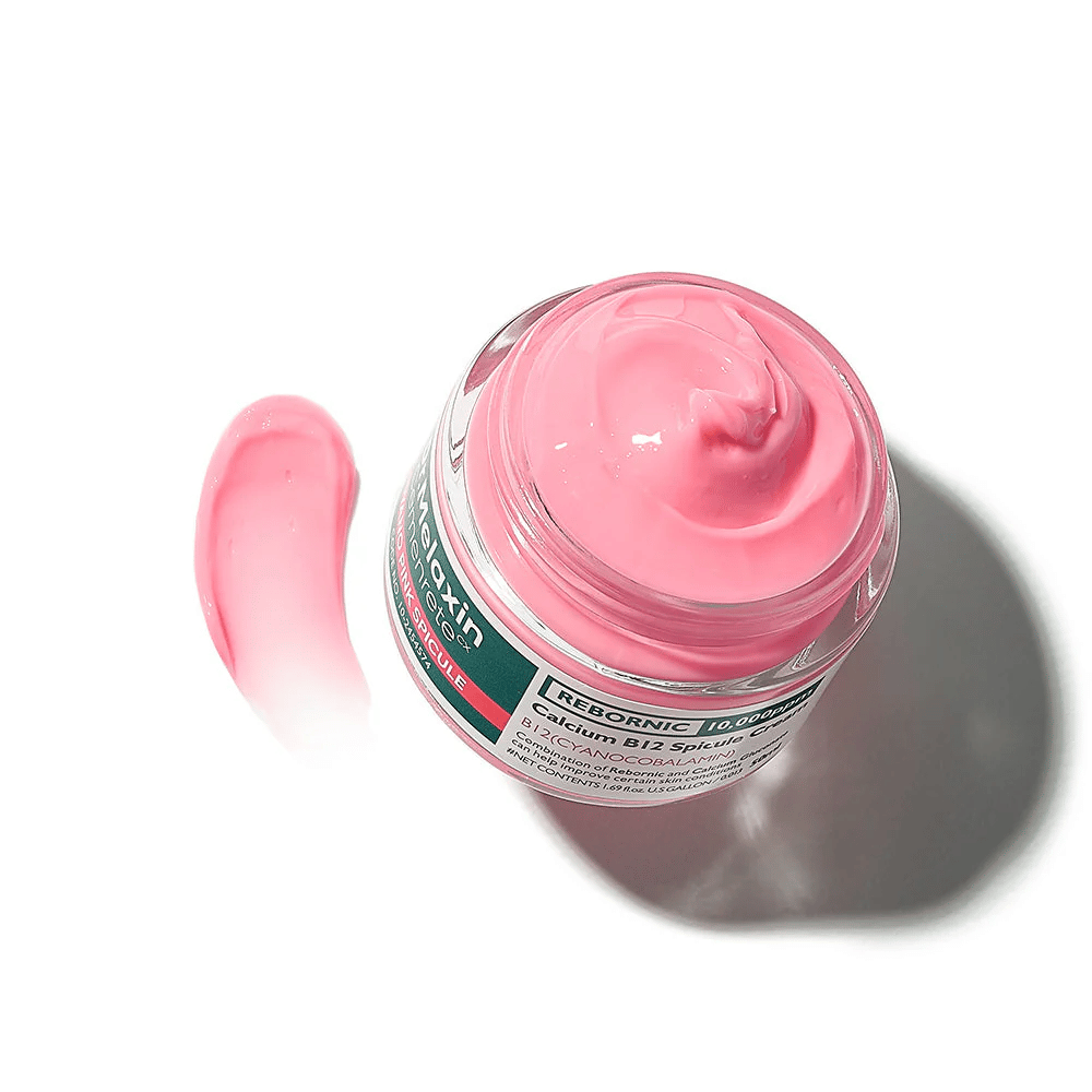 Dr. Melaxin Cemenrete Cyano Pink Spicule Cream vaaleanpunaisella voidekoostumuksella, joka kosteuttaa, vahvistaa ihon suojakerrosta ja parantaa ihon hehkua.