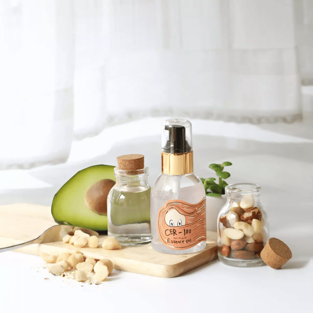 Elizavecca CER-100 Hair Muscle Essence Oil – korealainen hiusöljy avokadolla ja luonnollisilla öljyillä, joka auttaa kosteuttamaan, vahvistamaan ja antamaan kiiltoa kuiville ja vaurioituneille hiuksille.