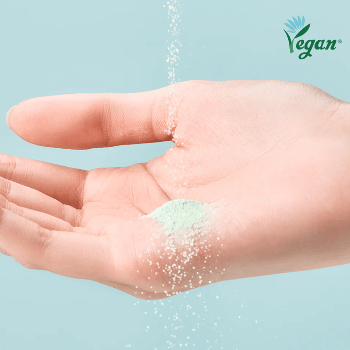 TOCOBO Cica Calming Powder Wash jauhemuodossa, joka aktivoidaan vedellä ja puhdistaa ihon hellävaraisesti.