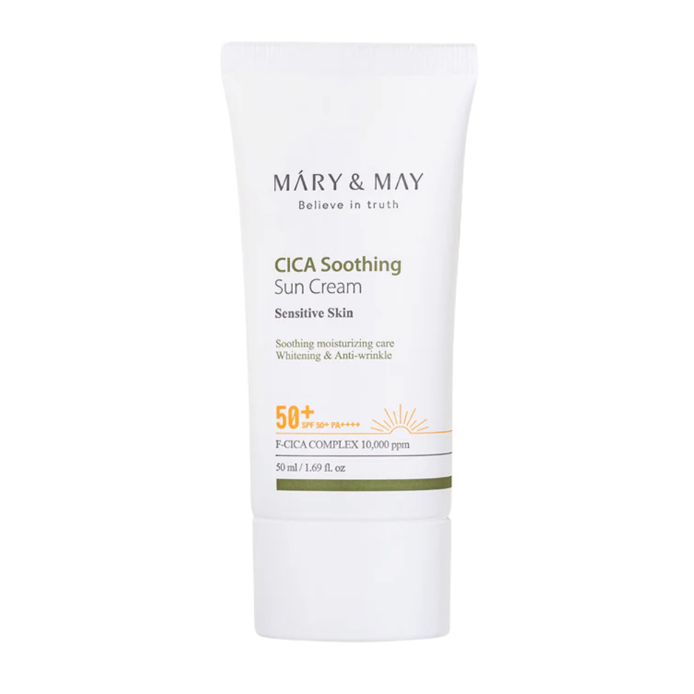 Puhdas tuotekuva tuotteesta Mary&May CICA Soothing Sun Cream SPF50+ PA++++ valkoista taustaa vasten. Kuva esittelee pakkauksen muotoilun ja korostaa aurinkosuojan korkeaa suojaustasoa päivittäiseen käyttöön.