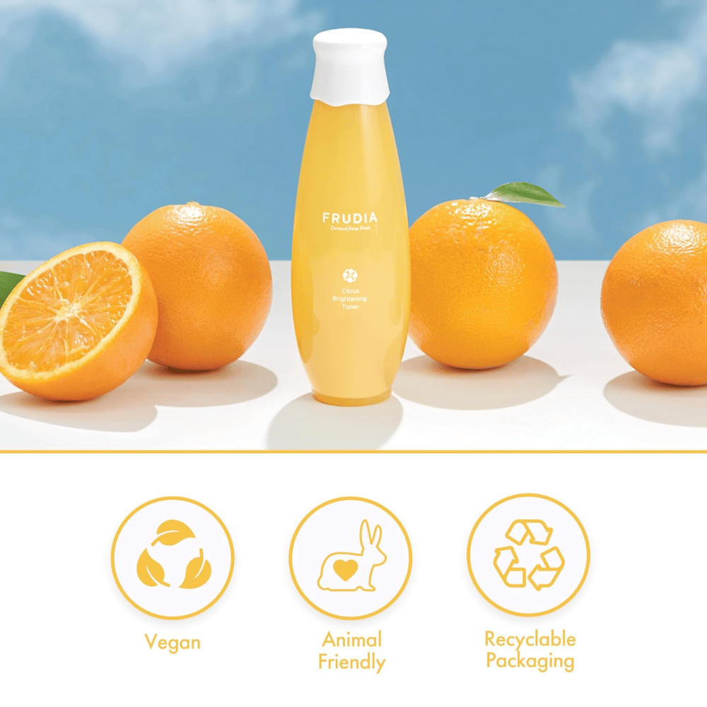 FRUDIA Citrus Brightening Toner appelsiinien kanssa – hehkua antava korealainen kasvovesi sitrushedelmillä, C-vitamiinilla ja hedelmäuutteilla, joka tasoittaa ihon sävyä ja antaa luonnollisen hehkun.