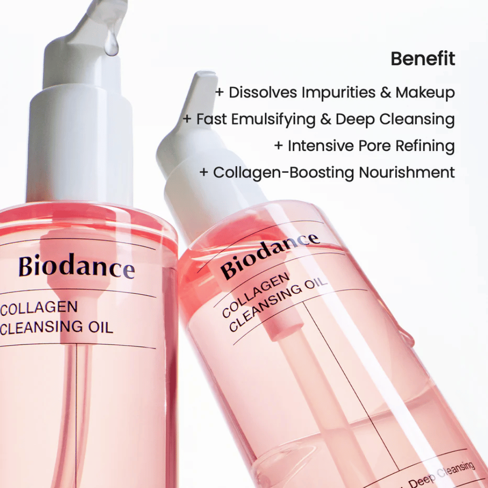 Två flaskor av Biodance Collagen Cleansing Oil med rosa tonad vätska och vit pump, uppställda mot ljus bakgrund. Texten listar fördelar som djuprengöring, makeupborttagning och kollagenstöd.