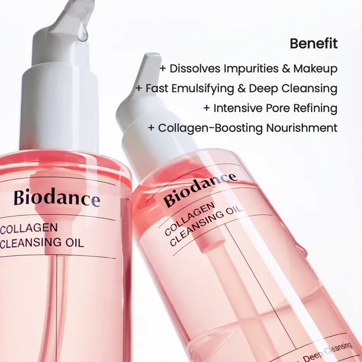Två flaskor av Biodance Collagen Cleansing Oil med rosa tonad vätska och vit pump, uppställda mot ljus bakgrund. Texten listar fördelar som djuprengöring, makeupborttagning och kollagenstöd.