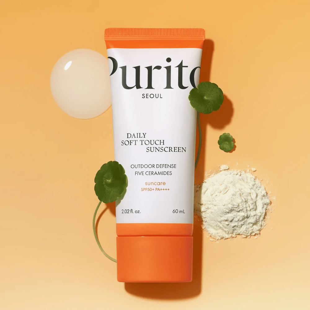 Purito Daily Soft Touch Sunscreen on aurinkosuoja, jossa on SPF50+ PA++++ ja joka suojaa ihoa tehokkaasti UV-säteiltä. Sisältää viisi keramidia vahvistamaan ihon suojamuuria ja Centella Asiaticaa rauhoittamaan ihoa. Kevyt koostumus imeytyy nopeasti tuntumatta tahmealta. Sopii kaikille ihotyypeille, myös herkälle iholle. Vegaaninen ja cruelty-free.