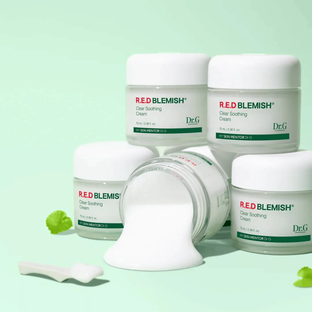 Dr.G R.E.D Blemish Clear Soothing Cream tarjoaa intensiivistä kosteutusta ja helpotusta herkälle iholle. Koostumus Centella Asiaticalla ja hyaluronihapolla vahvistaa ihon suojamuuria ja vähentää ärsytystä. Täydellinen päivittäiseen käyttöön tasapainoiseen ja kirkkaaseen ihon sävyyn.