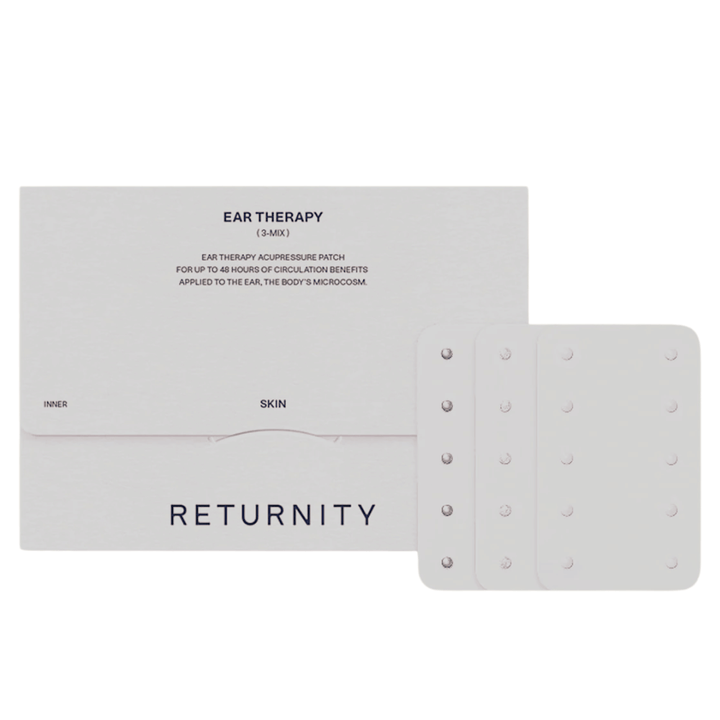 RETURNITY Ear Therapy Acupressure Patch 30pcs (3-Mix) pakkauksen ja kolmen erilaisen akupainantalaastarityypin kanssa. Setti sisältää useita vaihtoehtoja yksilölliseen korva-akupainantaan ja päivittäiseen käyttöön.