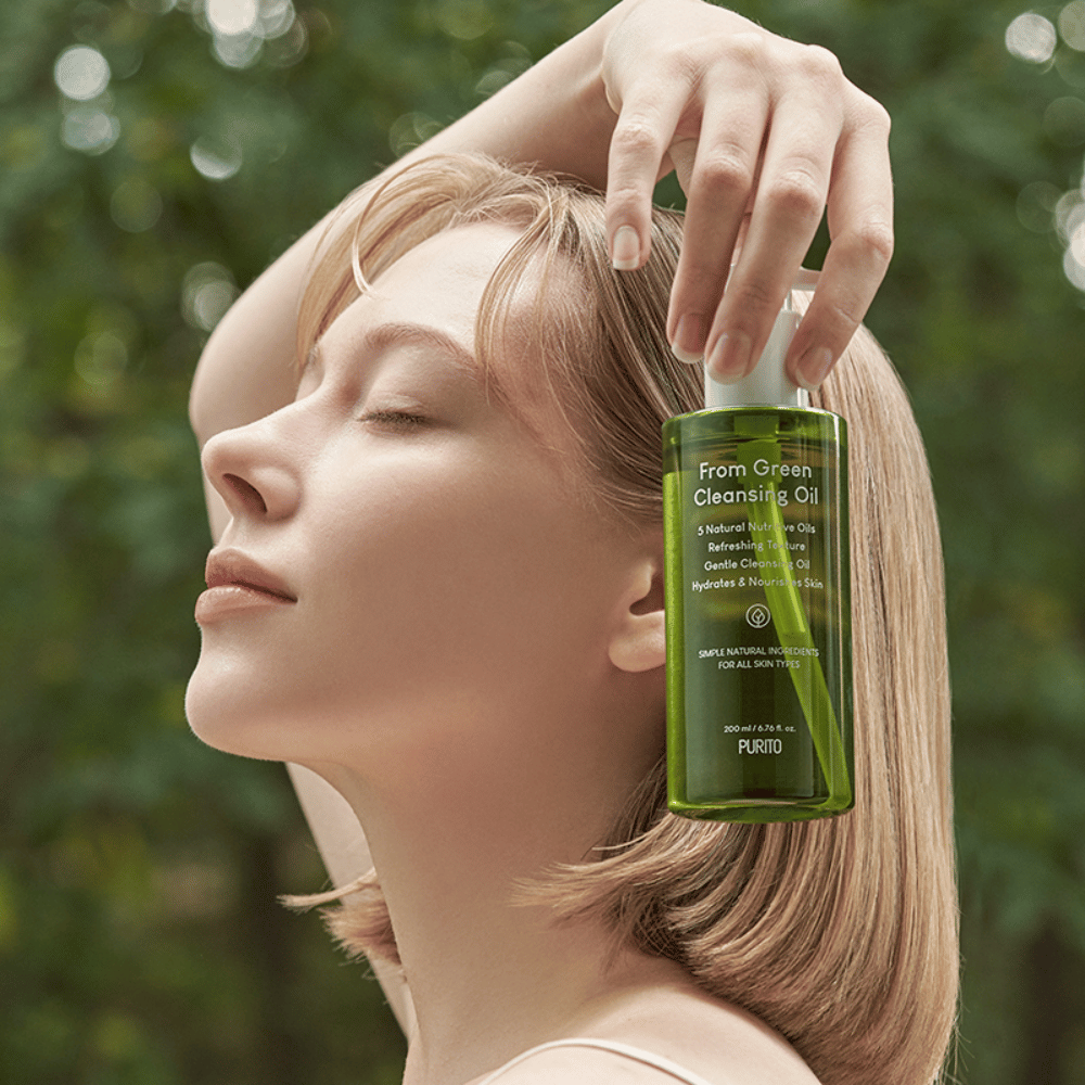 Purito From Green Cleansing Oil on täydellinen päivittäiseen käyttöön ja sopii kaikille ihotyypeille, myös herkälle iholle. Viidellä luonnollisella ravitsevalla öljyllä se puhdistaa ihon syvältä jättämättä rasvaista tunnetta, samalla kun se kosteuttaa ja hoitaa.