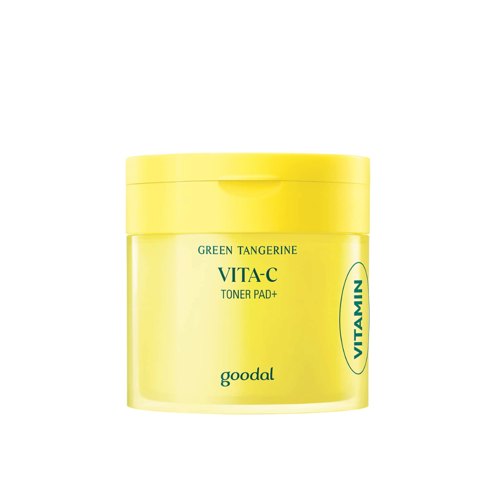 Vaaleankeltainen säiliö, jossa on merkintä "GREEN TANGERINE VITA-C TONER PAD+" merkiltä "goodal", sivumerkinnällä "VITAMIN".