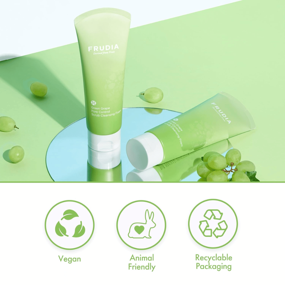 FRUDIA Green Grape Pore Control Scrub Cleansing Foam – vegaaninen ja cruelty-free kasvojenpuhdistusaine kierrätettävällä pakkauksella, kehitetty tehokkaaseen huokosten hoitoon.