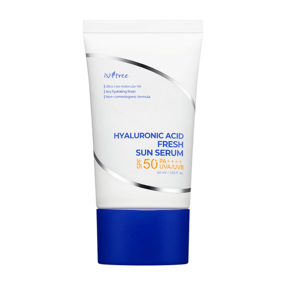 Isntree Hyaluronic Acid Fresh Sun Serum SPF50+ PA++++:lla on aurinkosuoja, joka yhdistää tehokkaan suojan intensiiviseen kosteutukseen matalamolekyylisen hyaluronihapon ansiosta. Kevyt, ei-komedogeeninen koostumus, joka imeytyy nopeasti ja sopii herkälle iholle.