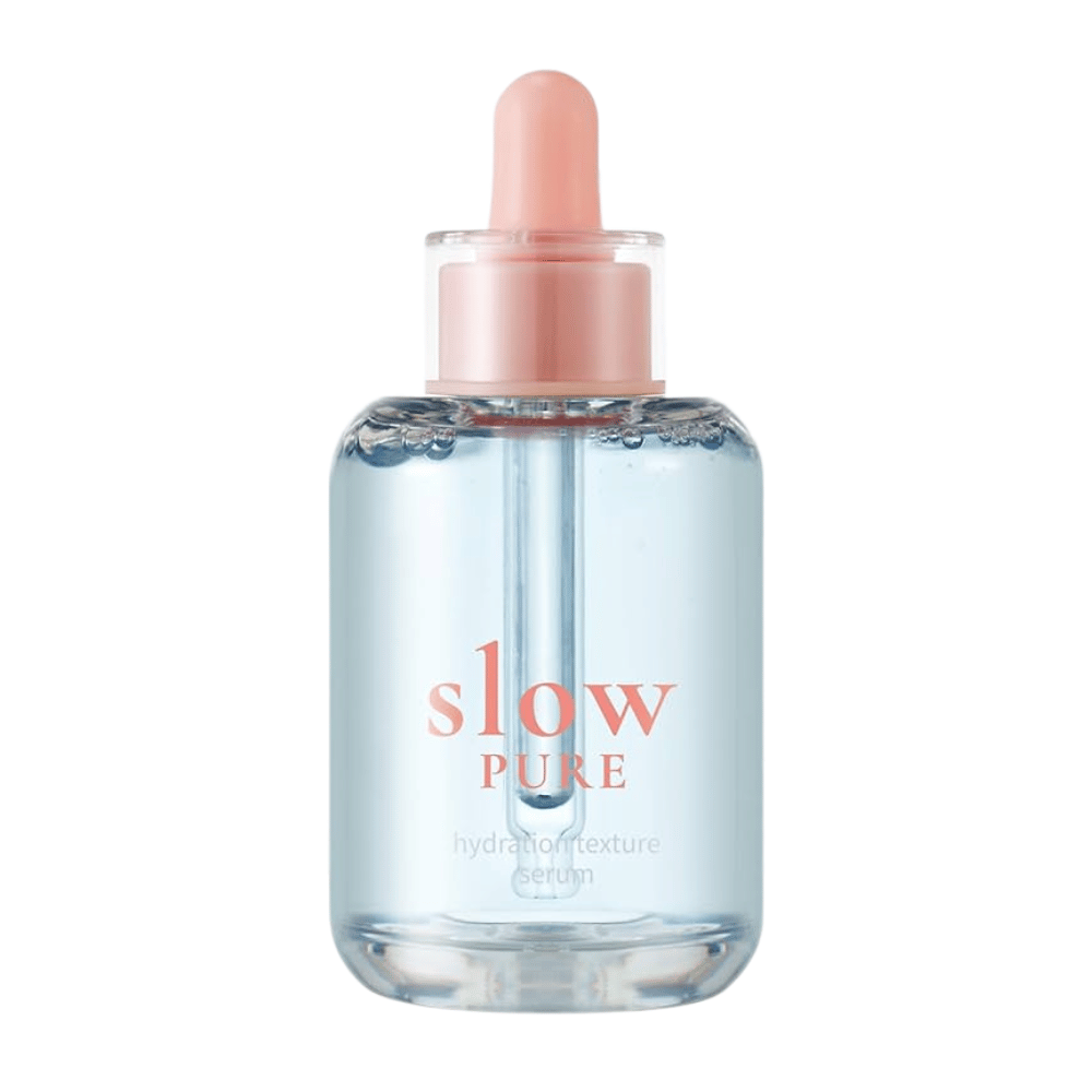 Slow Pure Hydration Texture Serum kirkkaassa lasipullossa pipetillä, täynnä kosteuttavaa sinistä seerumia.