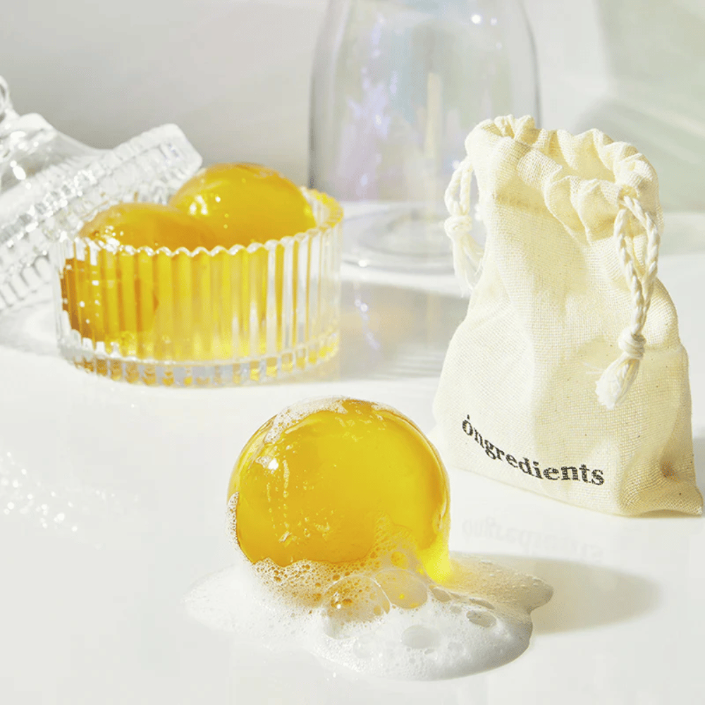 Jeju Cica Cleansing Ball Ongredients – vaahtoava puhdistuspallo lasipurkissa, toimitetaan kangaspussin kanssa päivittäiseen kasvojen puhdistukseen.