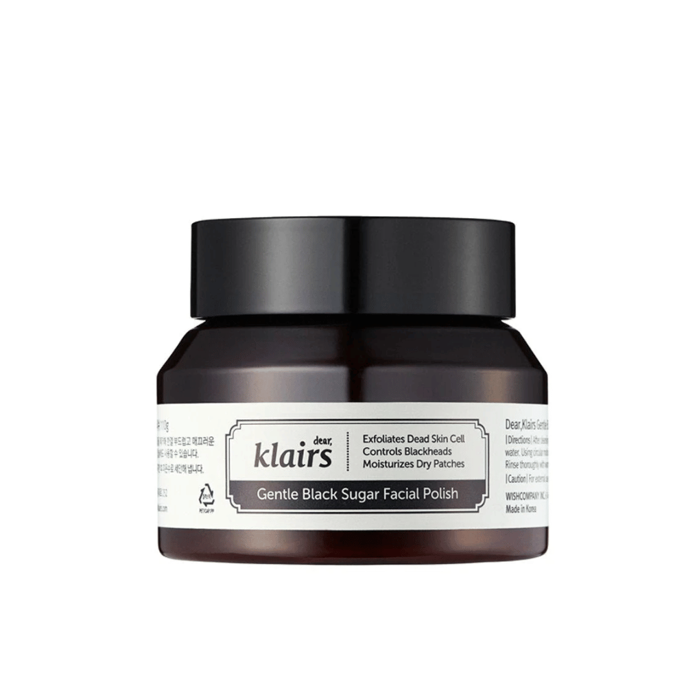 Purkillinen Klairs Gentle Black Sugar Facial Polish mustalla kannella ja etiketillä, neutraalia taustaa vasten.