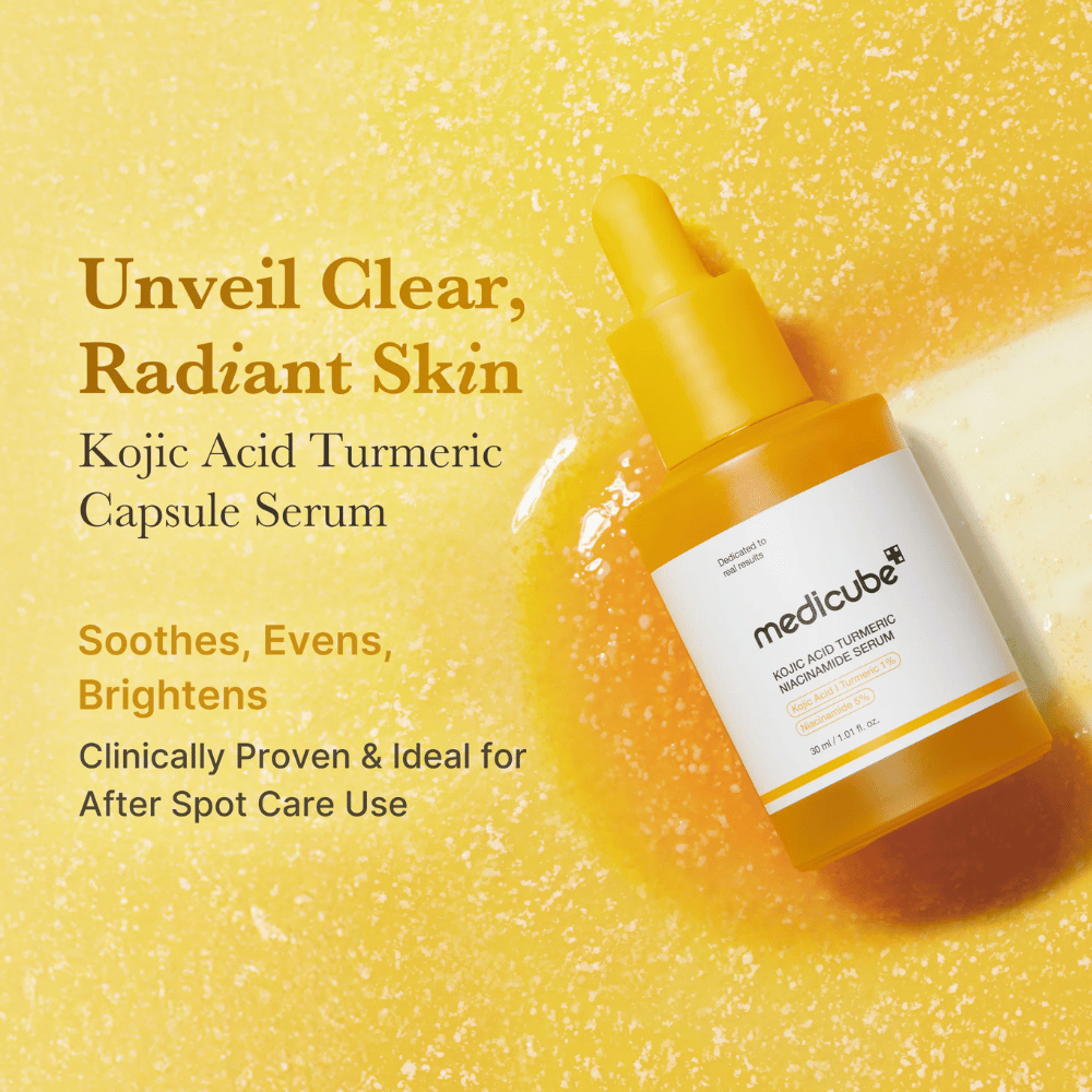 Kampanjakuva tuotteesta Medicube Kojic Acid Turmeric Niacinamide Serum vahvalla keltaisella väripaletilla, joka korostaa glow’ta, hehkua ja ihoa parantavia ominaisuuksia. Painopiste on ihon rauhoittamisessa, ihonsävyn tasoittamisessa ja kirkkaamman ulkonäön antamisessa post-acne care -hoidon jälkeen.
