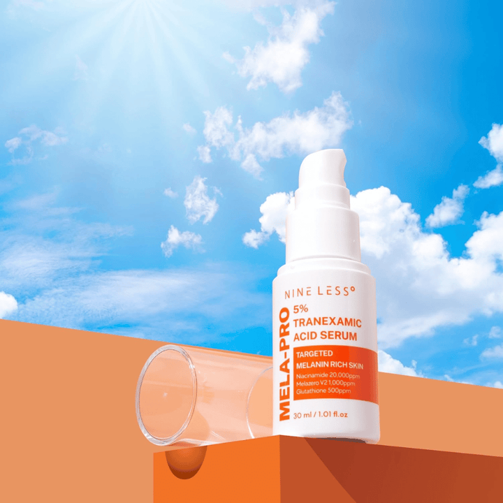 NINE LESS MELA-PRO 5% Tranexamic Acid Serum 30 ml, kosteuttava seerumi joka vähentää hyperpigmentaatiota ja tasoittaa ihonsävyä.
