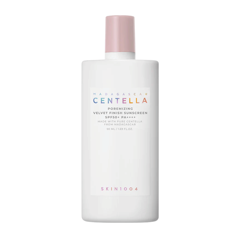SKIN1004 Madagascar Centella Poremizing Velvet Finish Sunscreen SPF 50+ PA++++ – aurinkovoide, jossa on madagaskarilaista Centella Asiaticaa ja joka rauhoittaa ihoa, vähentää kiiltoa ja tarjoaa korkean laajakirjoisen UV-suojan.