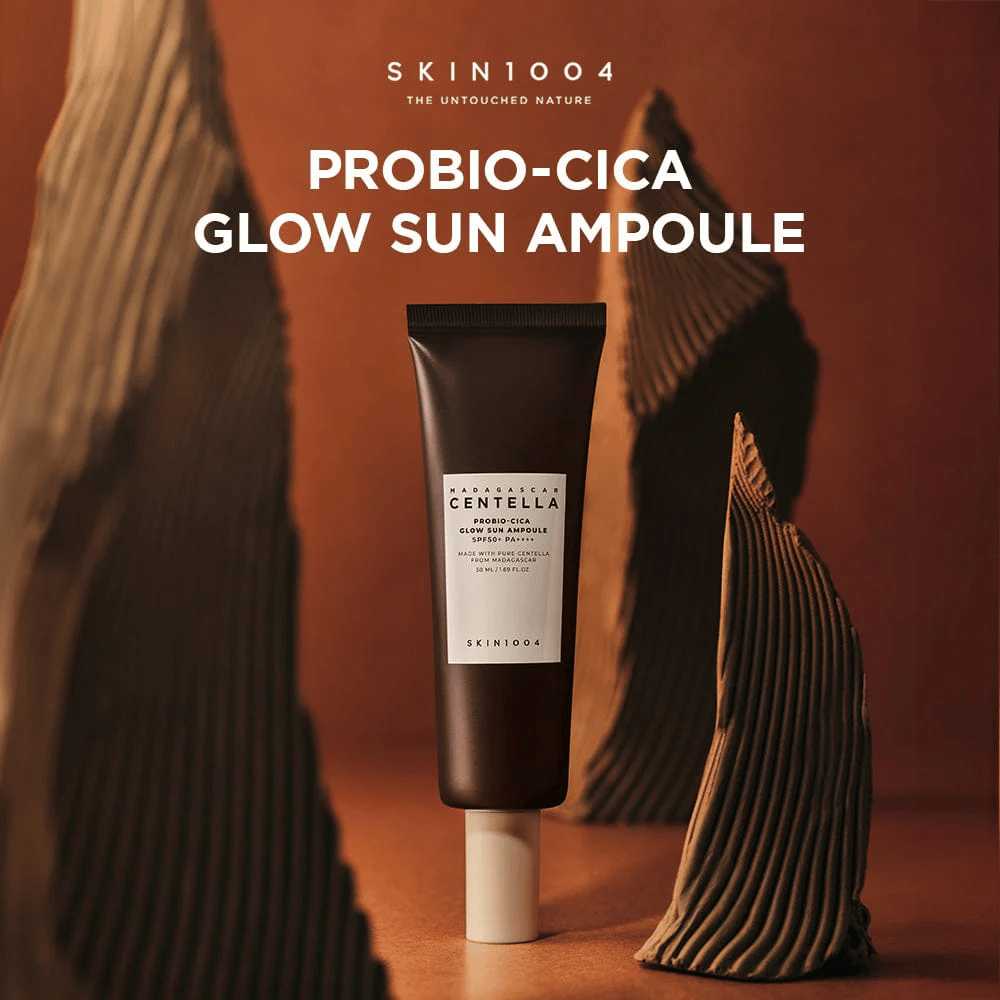 SKIN1004 Madagascar Centella Probio-Cica Glow Sun Ampoule – ravitseva aurinkosuoja SPF50+ PA++++:lla, joka antaa hehkua, suojaa ja vahvistaa ihon suojakerrosta probiooteilla ja Madagaskarin centellalla. Sopii myös herkälle iholle.