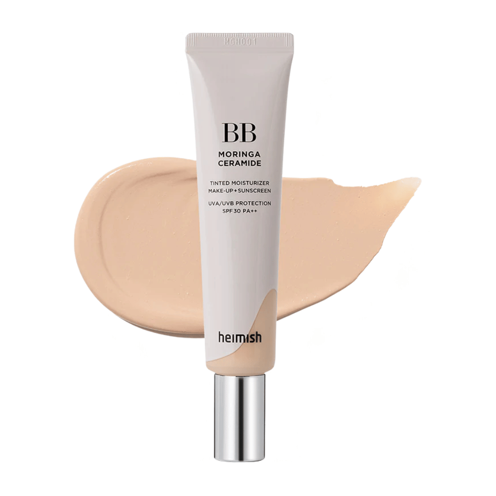 Tuotekuva tuotteesta Heimish Moringa Ceramide BB Cream vaalean sävynäytteen edessä. Kuva keskittyy vaaleampaan sävyyn ja näyttää pehmeän, luonnollisen lopputuloksen, jonka BB-voide antaa iholle.