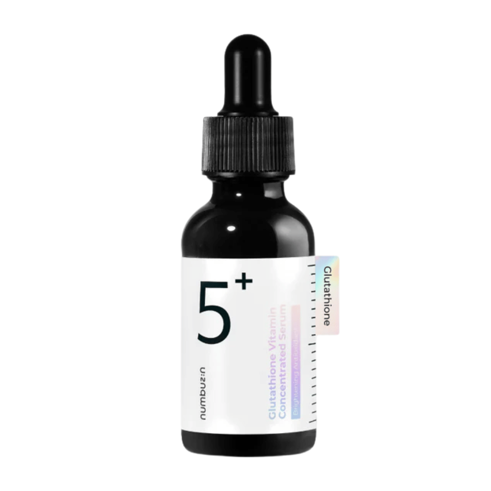 Tuotekuva Numbuzin No.5+ Glutathione Vitamin Concentrated Serum mustassa lasipullossa pipetillä. Pigmentin tasoittavaan tulokseen.