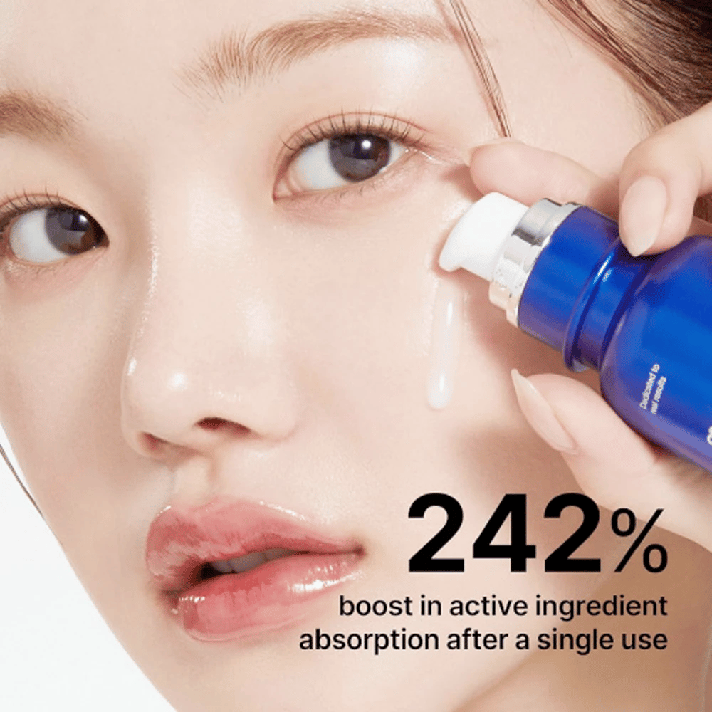 One Day Exosome Shot Pore Ampoule lisää aktiivisten ainesosien imeytymistä 242 % yhden käyttökerran jälkeen. Tämä edistynyt ampulli parantaa huokosten pienentämistä, kosteuttaa syvältä ja antaa iholle uudistuneen hehkun. Täydellinen intensiiviseen ja tehokkaaseen ihonhoitorutiiniin.