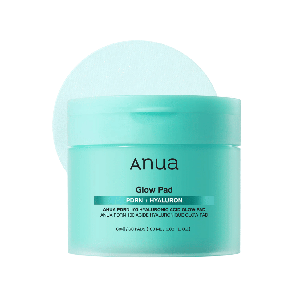 Anua PDRN 100 Hyaluronic Acid Glow Pad turkoosissa pakkauksessa, jossa on kohotettu tyyny – kosteuttavat kasvoveden tyynyt päivittäiseen kosteutukseen ja hehkuun.