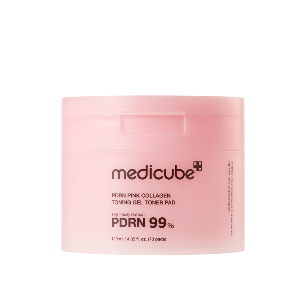 Medicube PDRN Pink Collagen Toning Gel Toner Pad vaaleanpunaisessa purkissa, jossa on teksti, joka osoittaa 99 % PDRN-sisällön ja 120 ml, suunniteltu parantamaan ihon kiinteyttä ja hehkua.