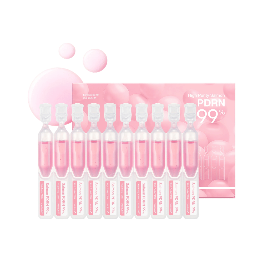 Medicube PDRN Pink One Day Serum Set kymmenellä yksittäisellä ampullilla ja tuotepakkauksella. Setti sisältää seerumi-tuotteen, jossa on 99 % erittäin puhdistettua lohi-PDRN kosteutukseen, heleyteen ja päivittäiseen ihonhoitoon.