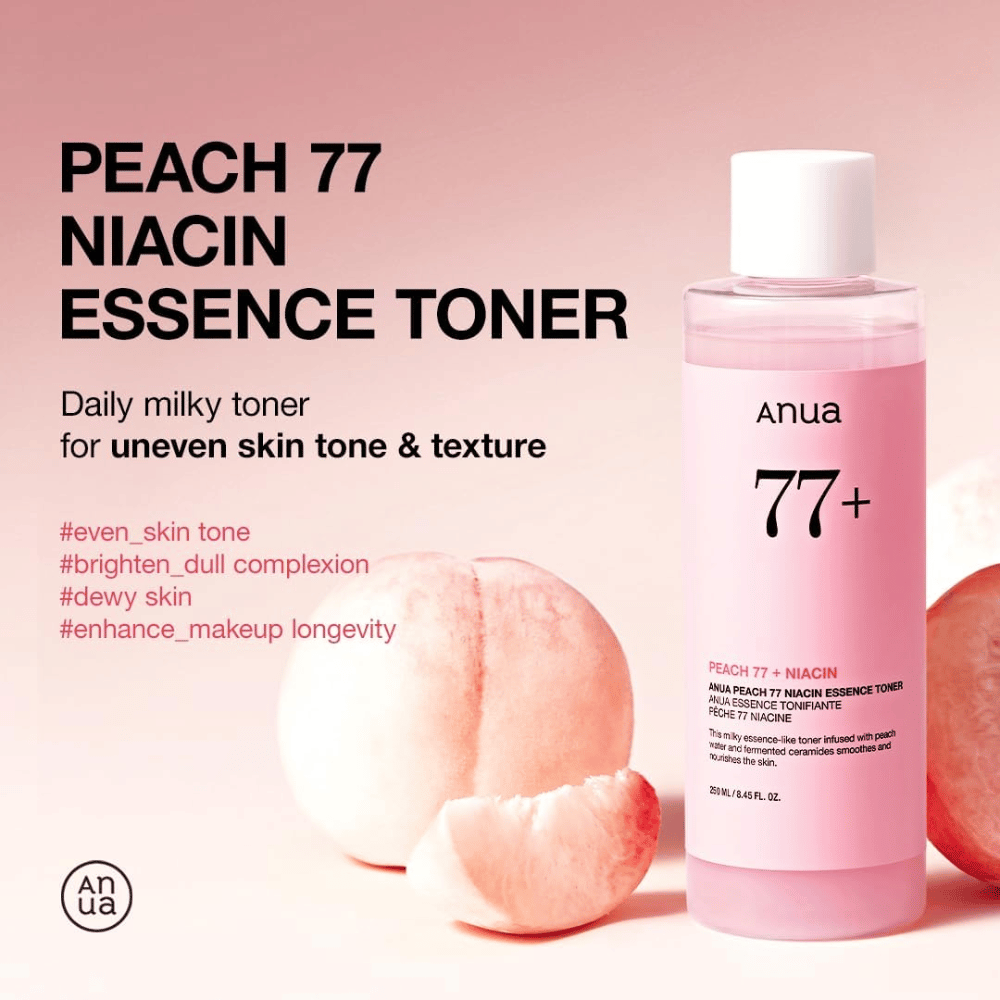 Anua Peach 77 Niacin Essence Toner vaaleanpunaisessa pullossa persikoiden vieressä, tekstillä, joka korostaa etuja epätasaiselle ihonsävylle, hehkulle ja parannetulle meikin kestolle.