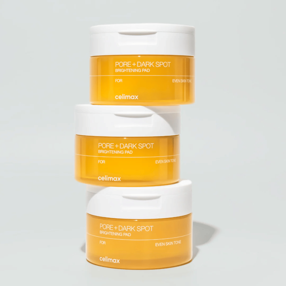 Kolme purkkia Celimax Pore + Dark Spot Brightening Pad – kirkastavat kuorintatyynyt tasaisemmalle iholle ja kirkkaammalle hehkulle.