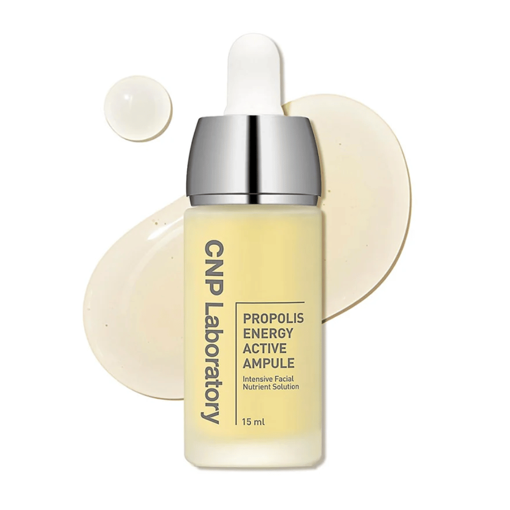 CNP Laboratory Propolis Energy Active Ampoule on intensiivinen ravintoratkaisu kasvoille, rikastettu propolisuutteella. Se kosteuttaa, vahvistaa ihon suojakerrosta ja antaa luonnollista hehkua. Ihanteellinen herkälle iholle. Käytä päivittäin edistääksesi terveellistä ja säteilevää ihoa.