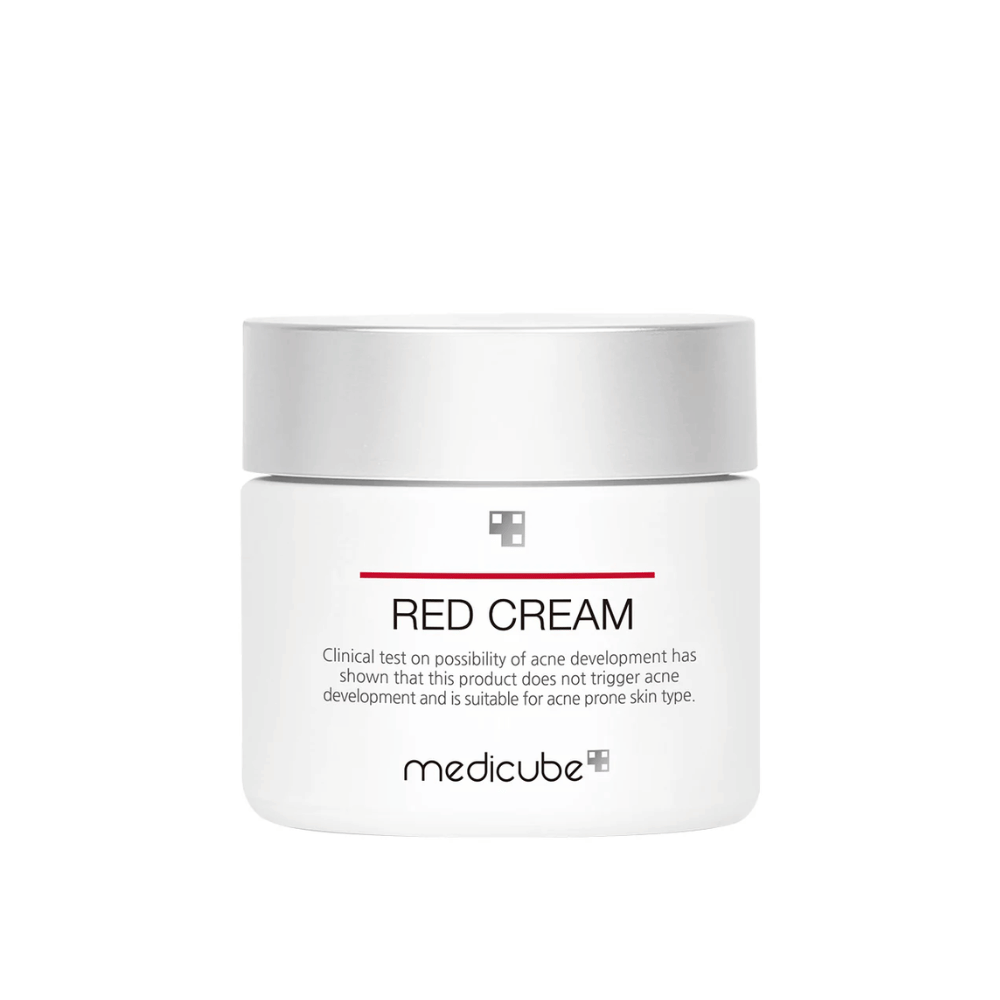 medicube Red Cream 50ml valkoinen purkki hopeisella kannella – kehitetty aknealtista ihoa varten ja testattu, ettei se aiheuta uusia purkauksia.
