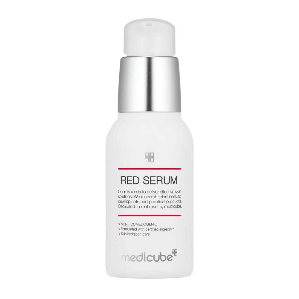 medicube Red Serum 2.0 – valkoinen pumppupullo hopeayksityiskohdilla, suunniteltu kosteuttamaan ihoa ja ehkäisemään näppylöitä tukkimatta huokosia.