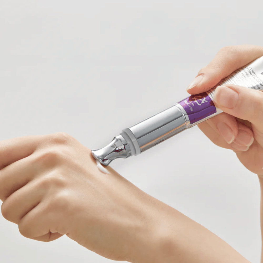 VT Cosmetics Reedle Shot Lifting Eye Cream metallisella applikaattorilla – viilentävä Silmänympärysvoide joka vähentää turvotusta ja väsymyksen merkkejä