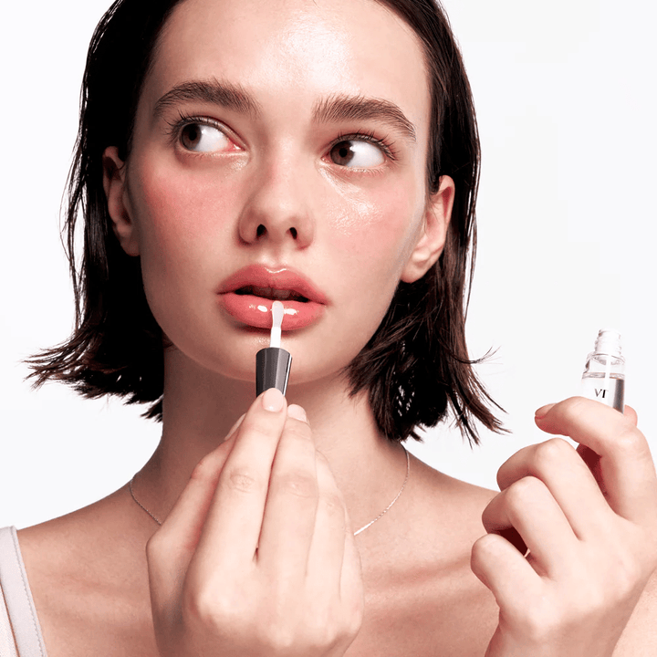 VT Cosmetics Reedle Shot Lip Plumper Beginner levitetään huulille täyteläisemmän tunteen, tasaisemman huulipinnan ja kiiltävän viimeistelyn saamiseksi.