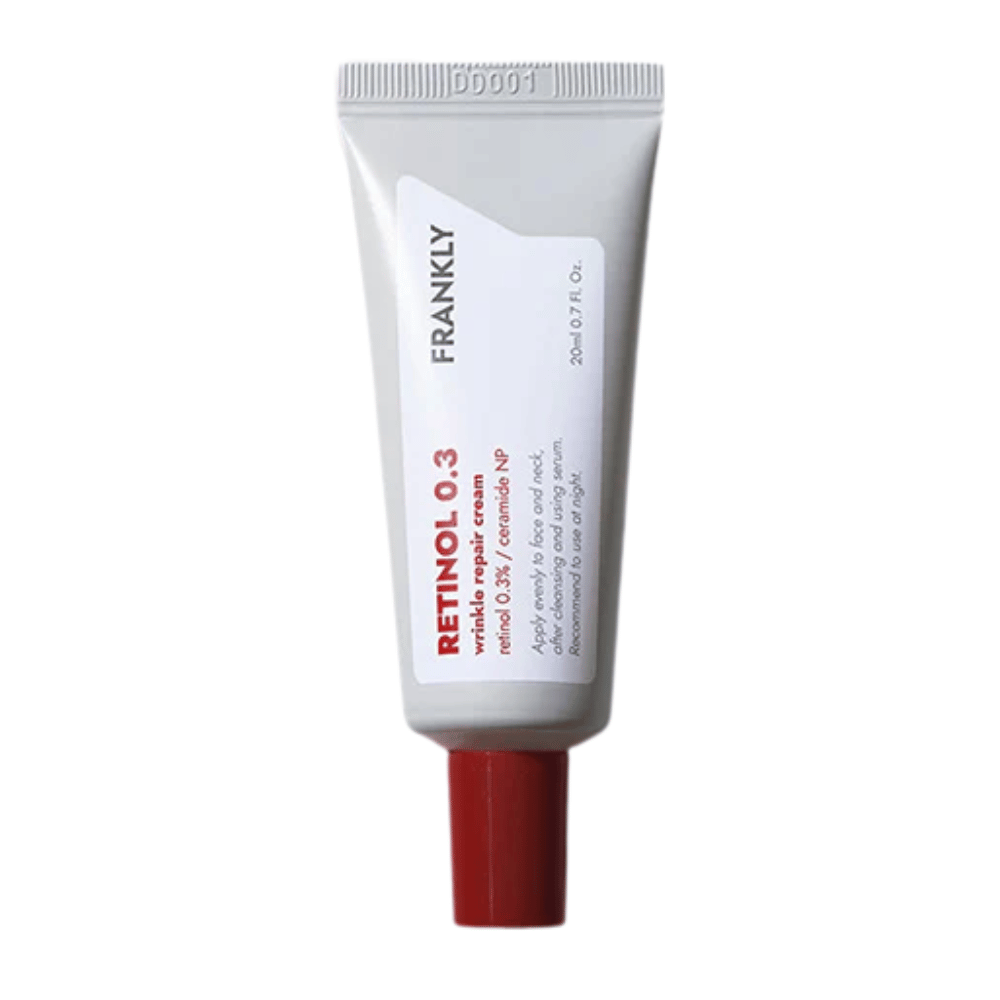 FRANKLY Retinol 0.3 Cream valkoisessa tuubissa, jossa on punainen korkki. Ikääntymistä estävä voide, jossa on 0,3 % retinolia ja keramidi NP kiinteämmälle ja tasaisemmalle iholle.