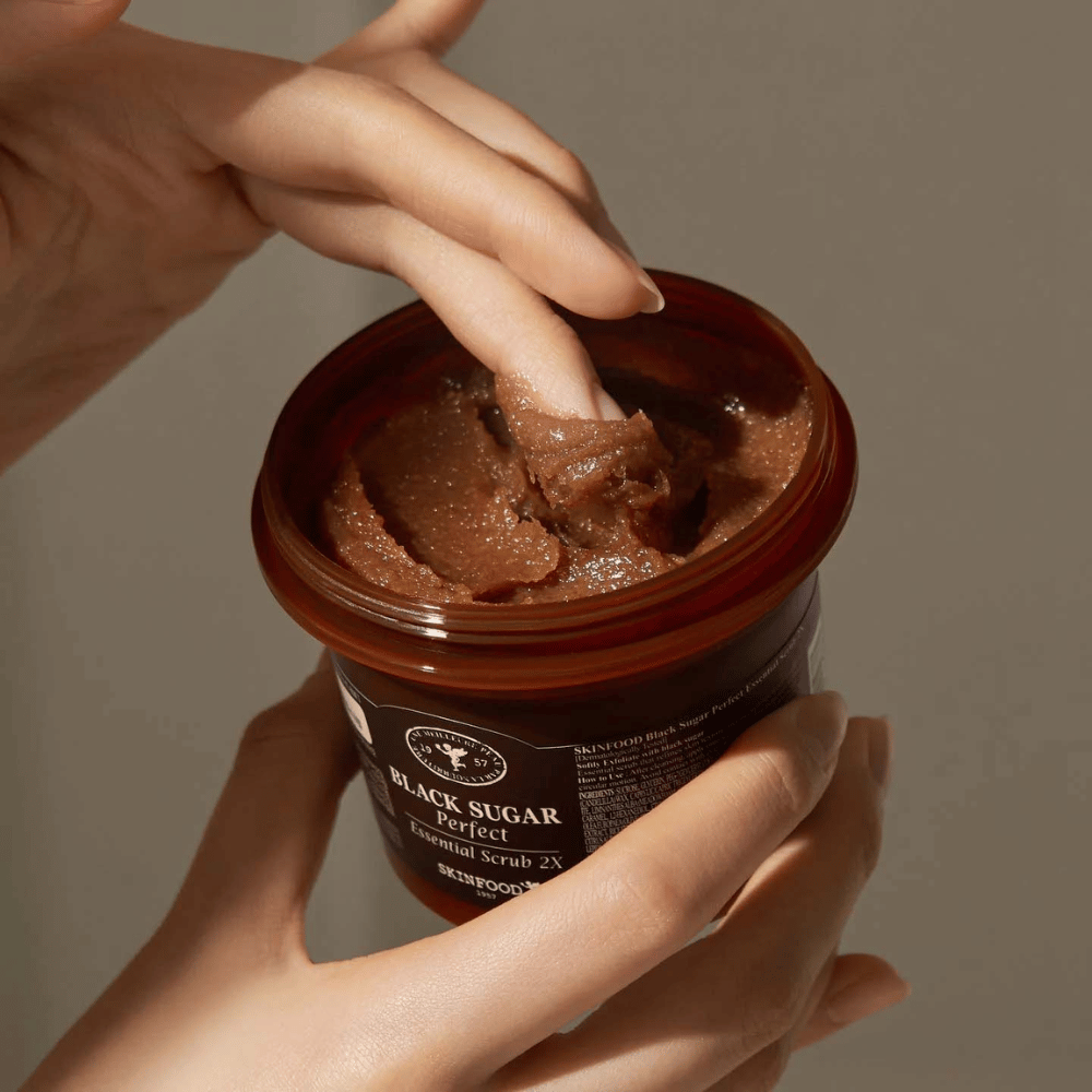 Avainsanat: SKINFOOD Black Sugar Perfect Essential Scrub 2X 210g