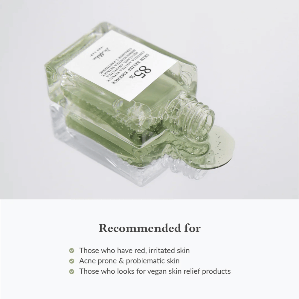 Dr. Althea Skin Relief Essence makaa alhaalla tuotteen valuessa ulos. Suositellaan punaiselle, ärtyneelle iholle, akneen taipuvaiselle iholle ja sinulle, joka etsit vegaanista ihonhoitoa.