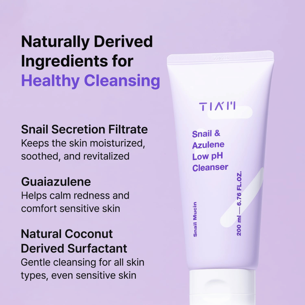 TIA'M Snail & Azulene Low pH Cleanser esittelee avainainesosat kuten etanaseerumi, guaiazulene ja kookospohjainen tensidi – luonnollisesti pohjautuvat aineet, jotka kosteuttavat, rauhoittavat ja puhdistavat ihoa hellävaraisesti.
